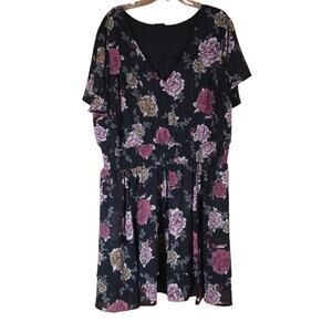 Torrid Floral V Neck Ruched Dress size 4